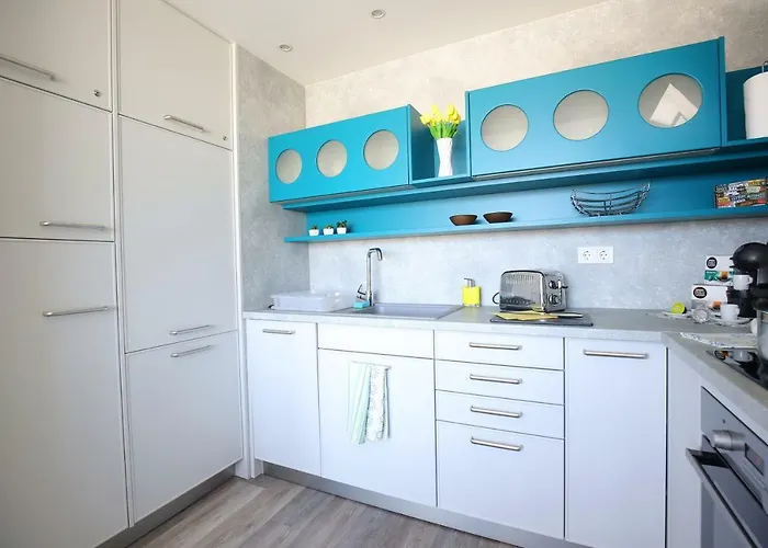 Zadractive - Perfect View But No Elevator זאדאר